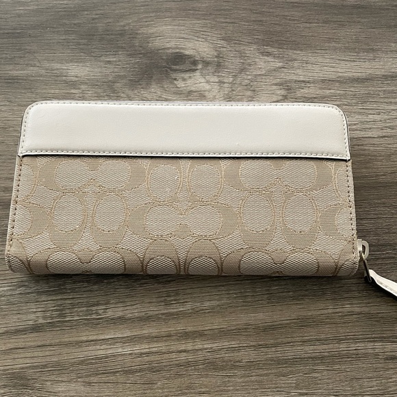 Coach | accordion wallet | NWT - Picture 2 of 3